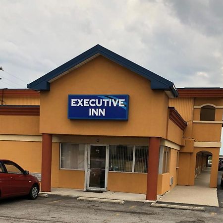 Executive Inn 韦恩堡 外观 照片