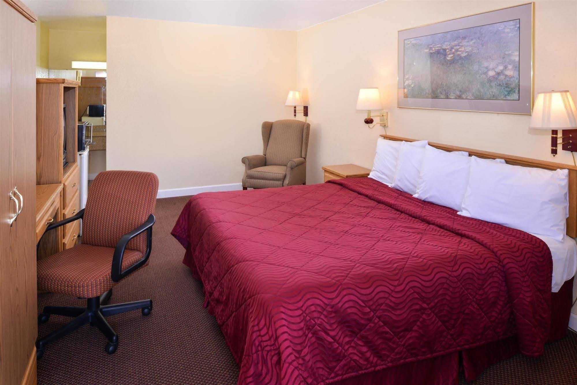 Executive Inn 韦恩堡 外观 照片