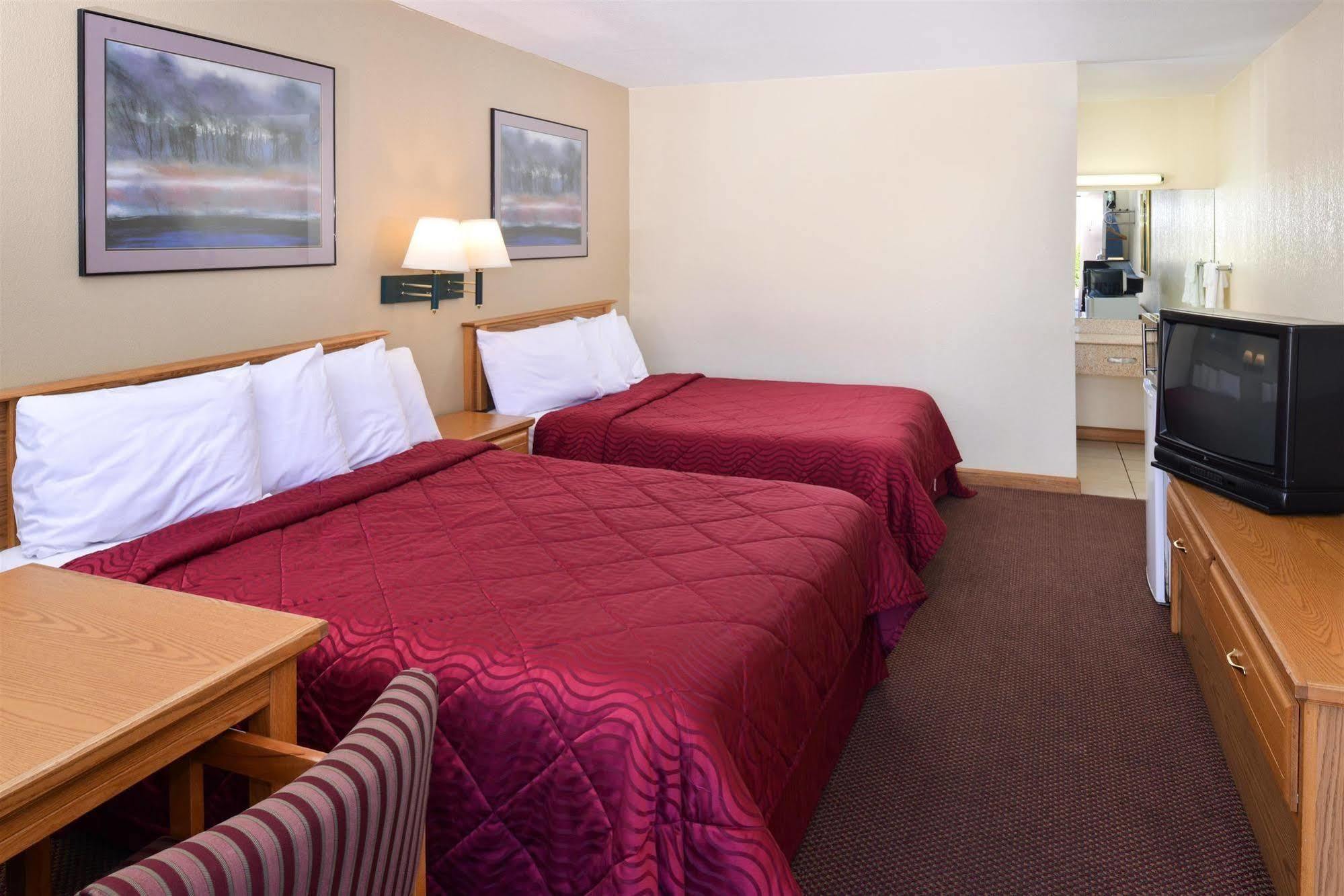 Executive Inn 韦恩堡 外观 照片